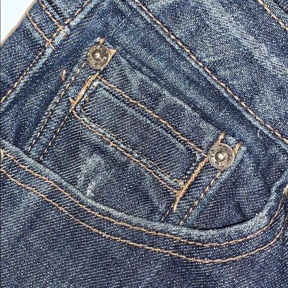 Cropped Blue Jeans - Picture 7 of 12